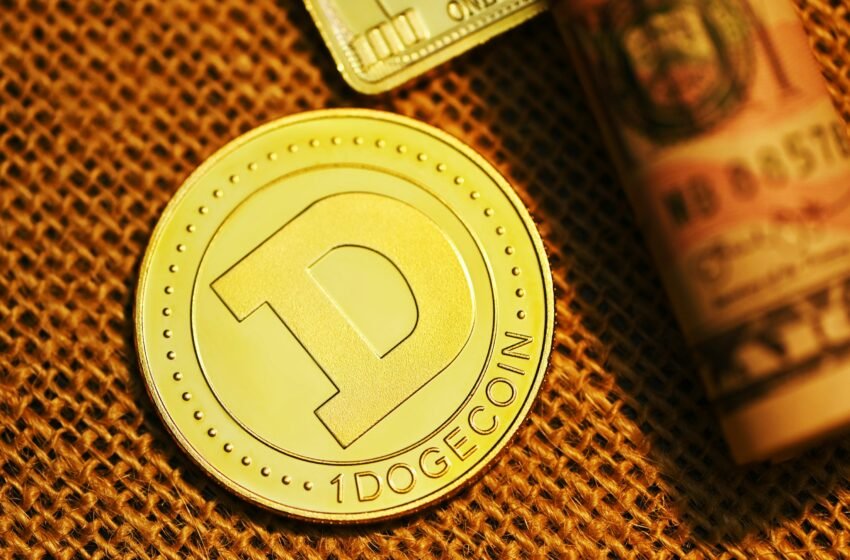  Récupération de prix Dogecoin imminent: le modèle de graphique clé fait allusion à une tendance potentielle à la hausse