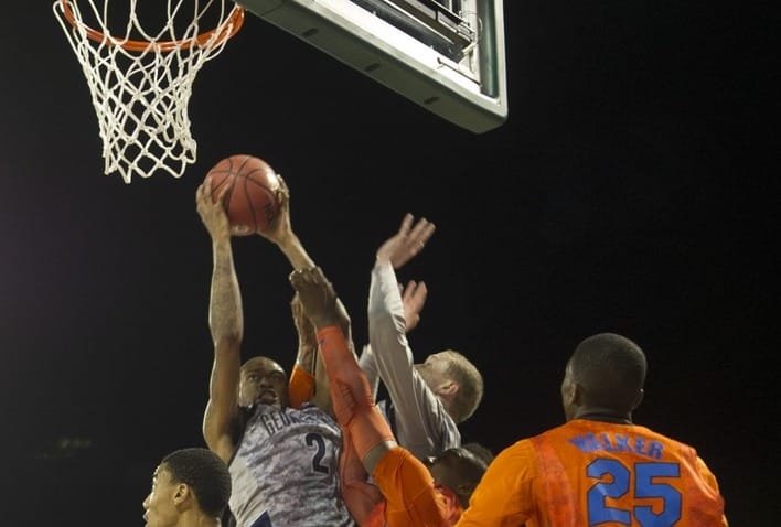  Fait vérifiant la chanson de March Madness, « One Shining Moment »