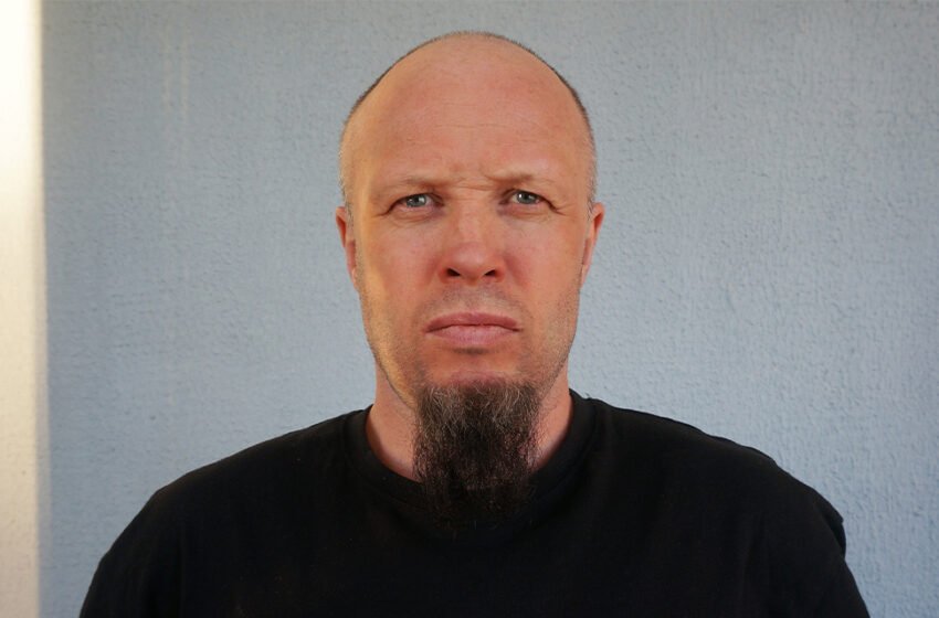  Jock qui vous a battu la merde au lycée soudainement le plus expert dans le monde sur ce que signifie être « punk »