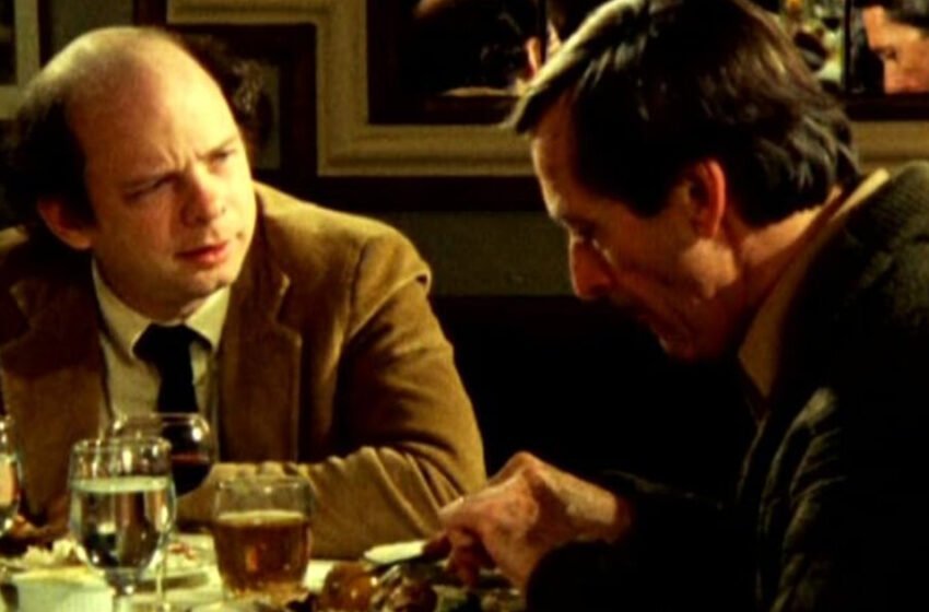  Le vieil homme dans ce film des années 80 est comme 35