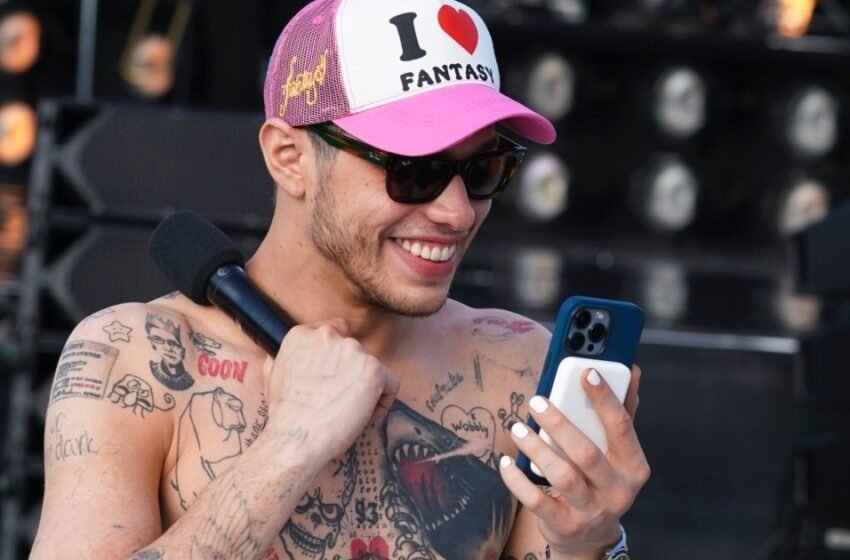  Pourquoi Pete Davidson a-t-il encore des tatouages ​​après les avoir «supprimés»?