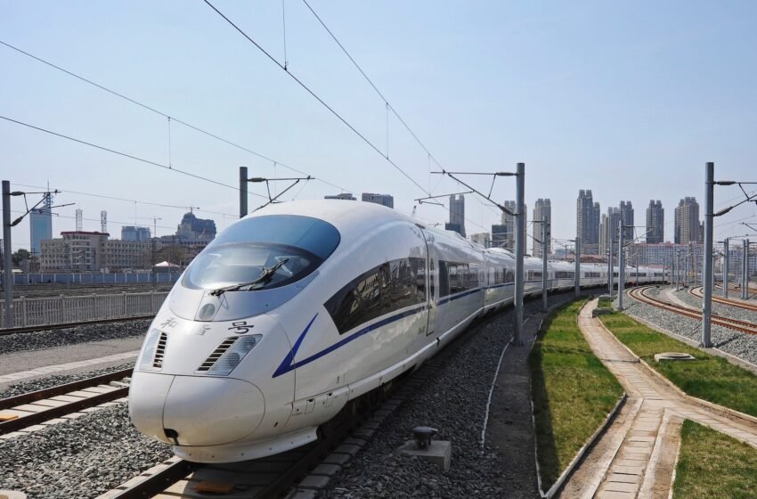  Le rail à grande vitesse de la Chine lié à l’adoption stimulée par les véhicules électriques