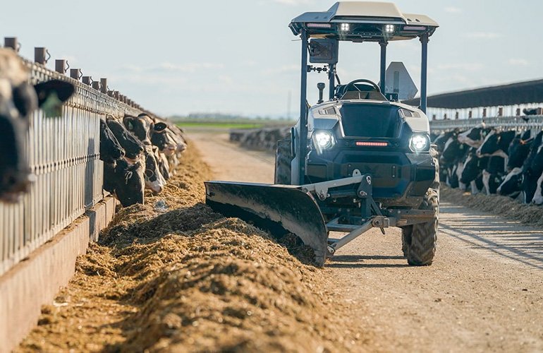Le tracteur Monarch s’associe à Dairy Farmers of America pour la poussée des aliments autonomes