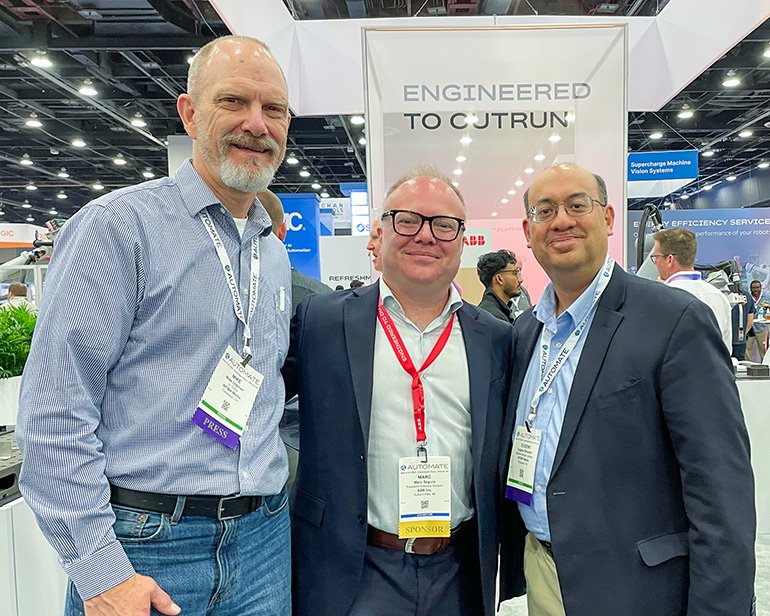 Selfie de Mike Oitzman, Marc Segura et Gene Demaitre à Automate 2025.