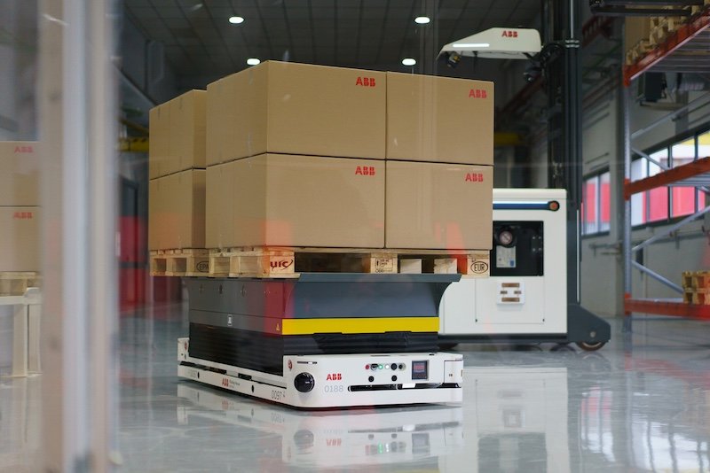  ABB pour présenter Flexley Mover P604 propulsé par AI avec Visual Slam at Automate