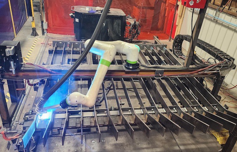  Le projet de soudage utilise la robotique pour croquer 12 cours de travail en 45 minutes